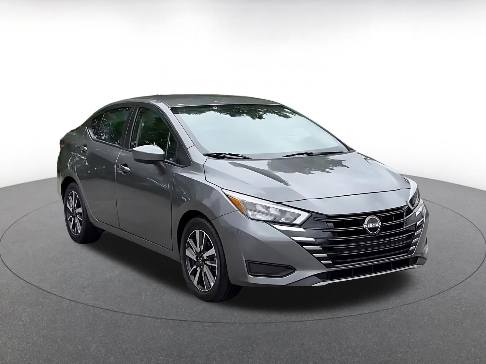 Used 2025 Nissan Versa SV FWD image 3