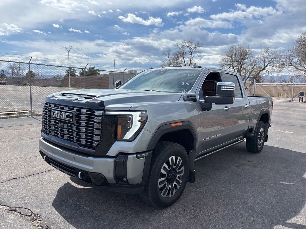 Used 2025 GMC Sierra 3500 Denali Ultimate image 2
