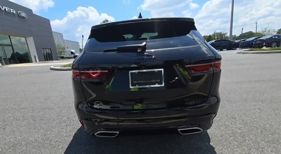 Used 2025 Jaguar F-PACE R-Dynamic S image 7