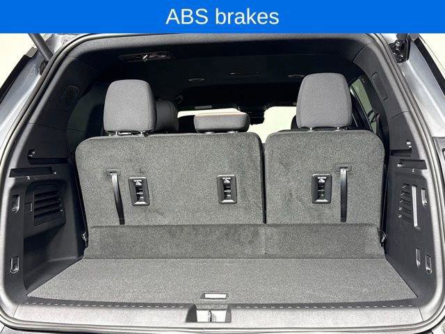 New 2026 Chevrolet Traverse LT w/ Driver Confidence Package image 16