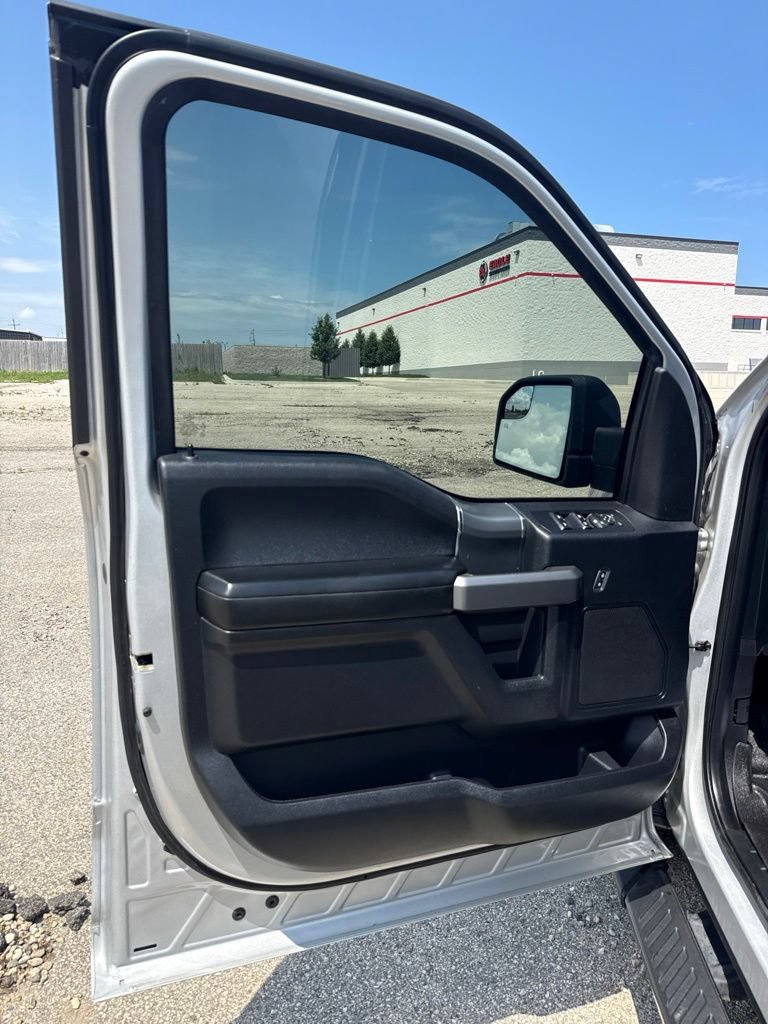 Used 2017 Ford F150 XLT w/ Equipment Group 302A Luxury AWD/4WD image 13