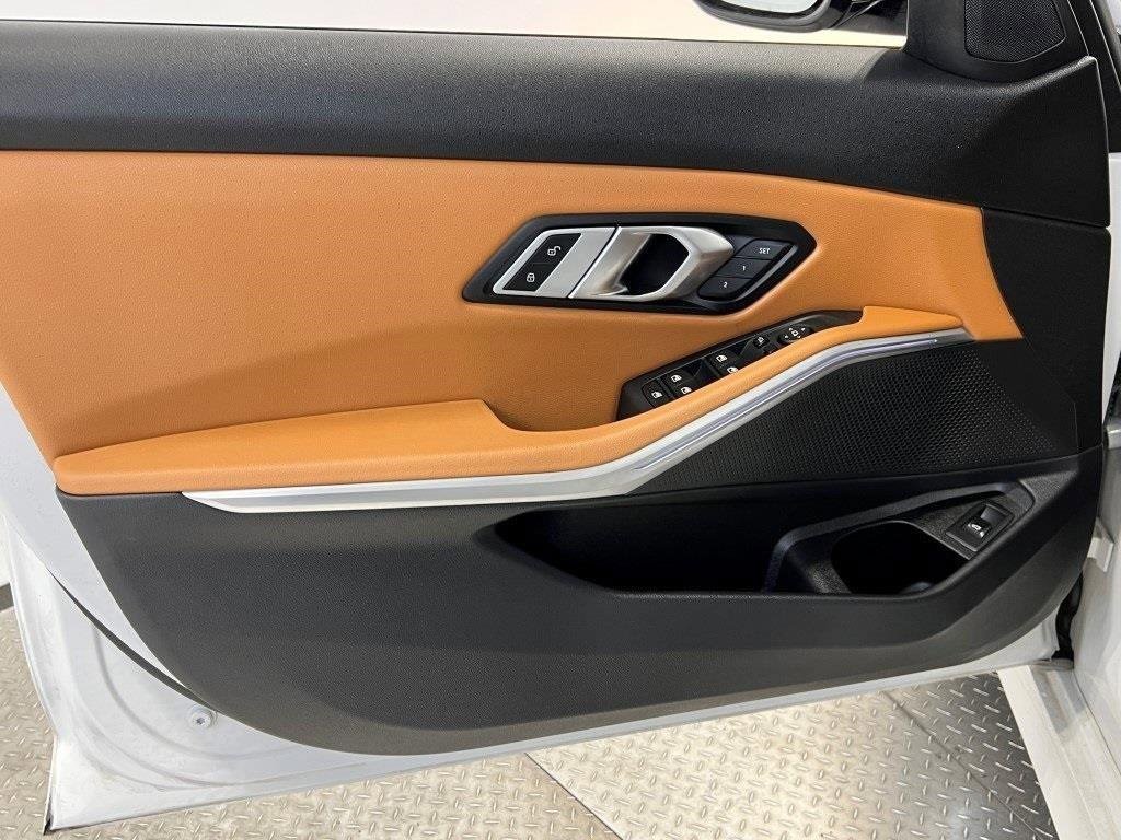 Used 2023 BMW 330i xDrive Sedan w/ Premium Package image 33