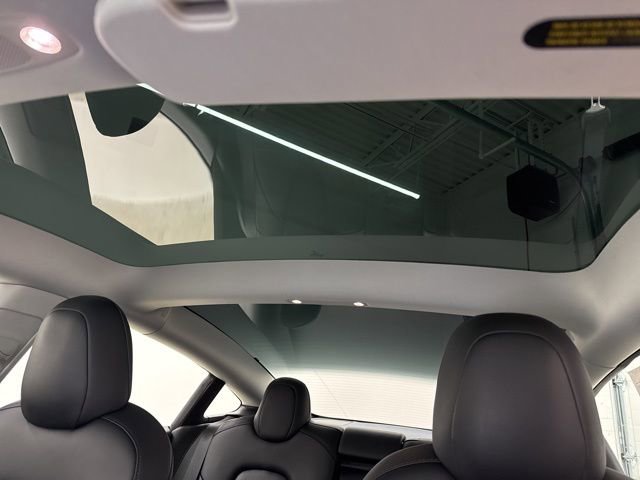 Used 2021 Tesla Model 3 Standard Range Plus image 30