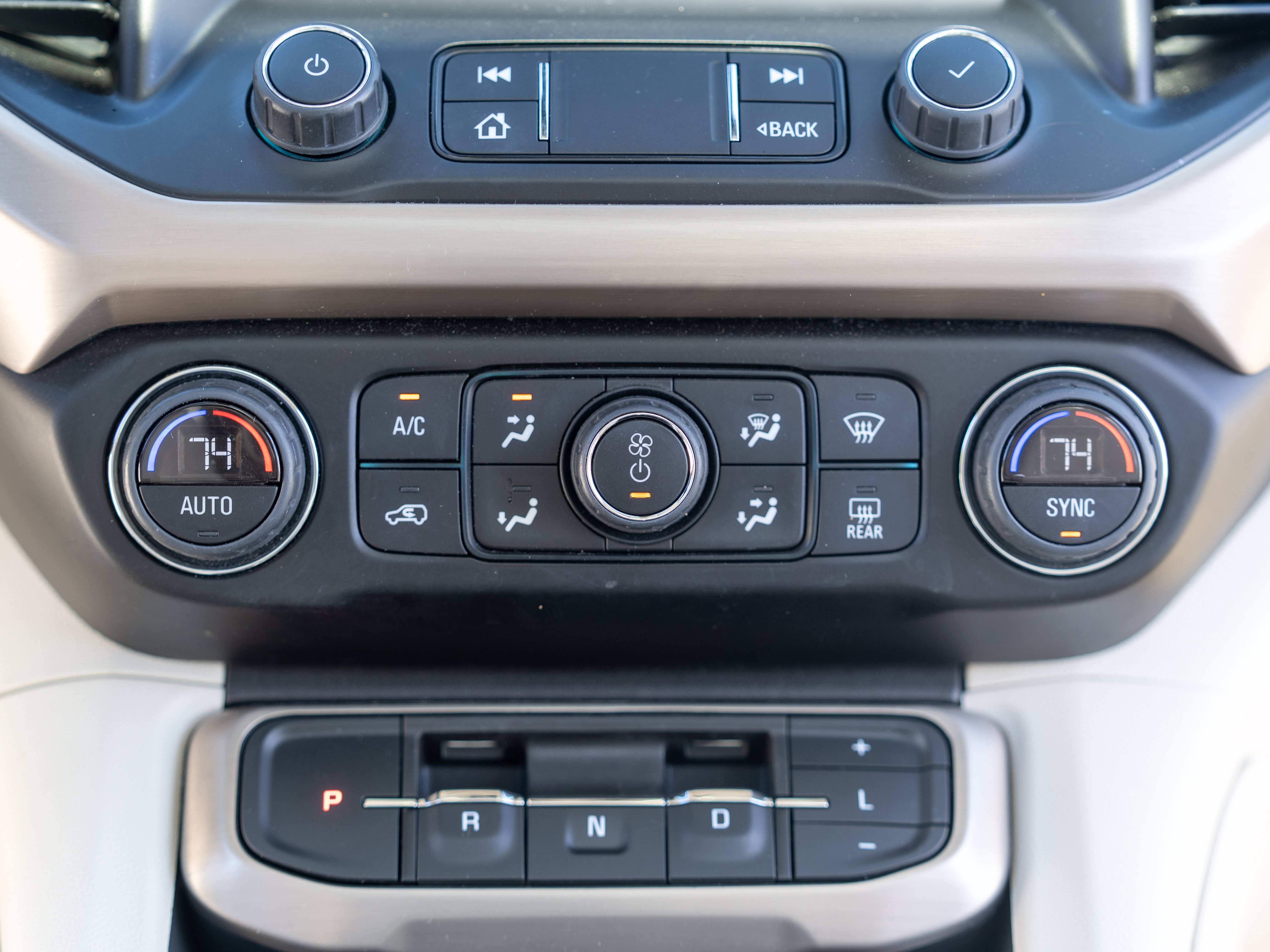 Used 2023 GMC Acadia Denali w/ Denali Ultimate Package FWD image 34