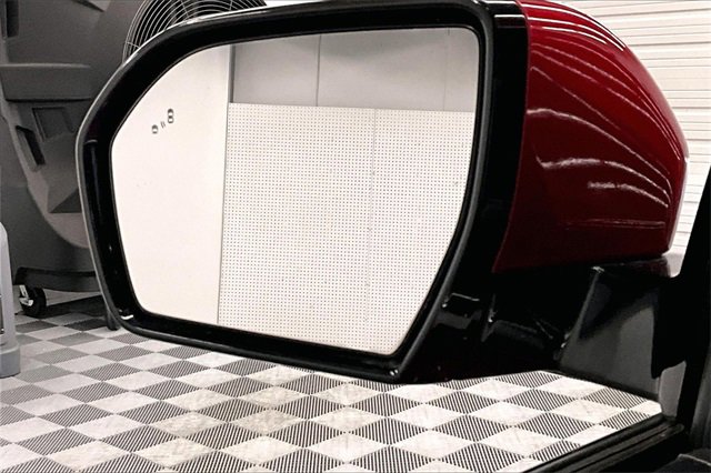 Used 2022 Ford Expedition XLT image 36