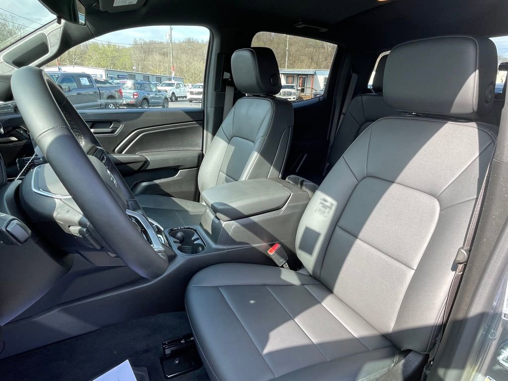 Used 2025 Chevrolet Colorado Trail Boss image 10