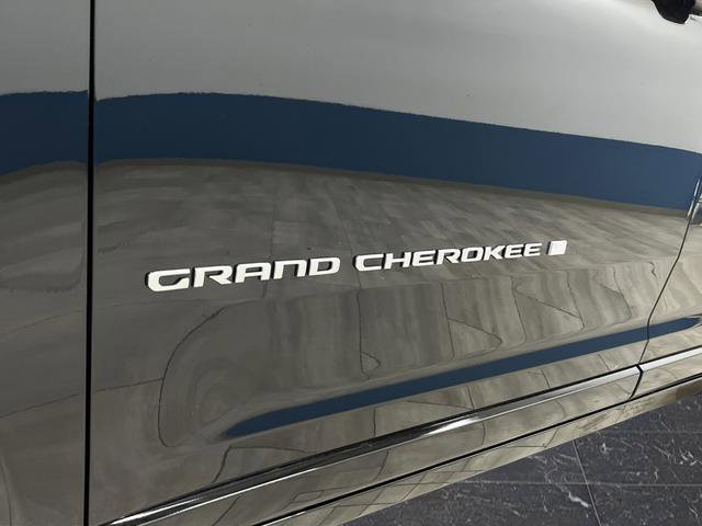 New 2025 Jeep Grand Cherokee L Overland w/ Advanced Protech Group III image 39