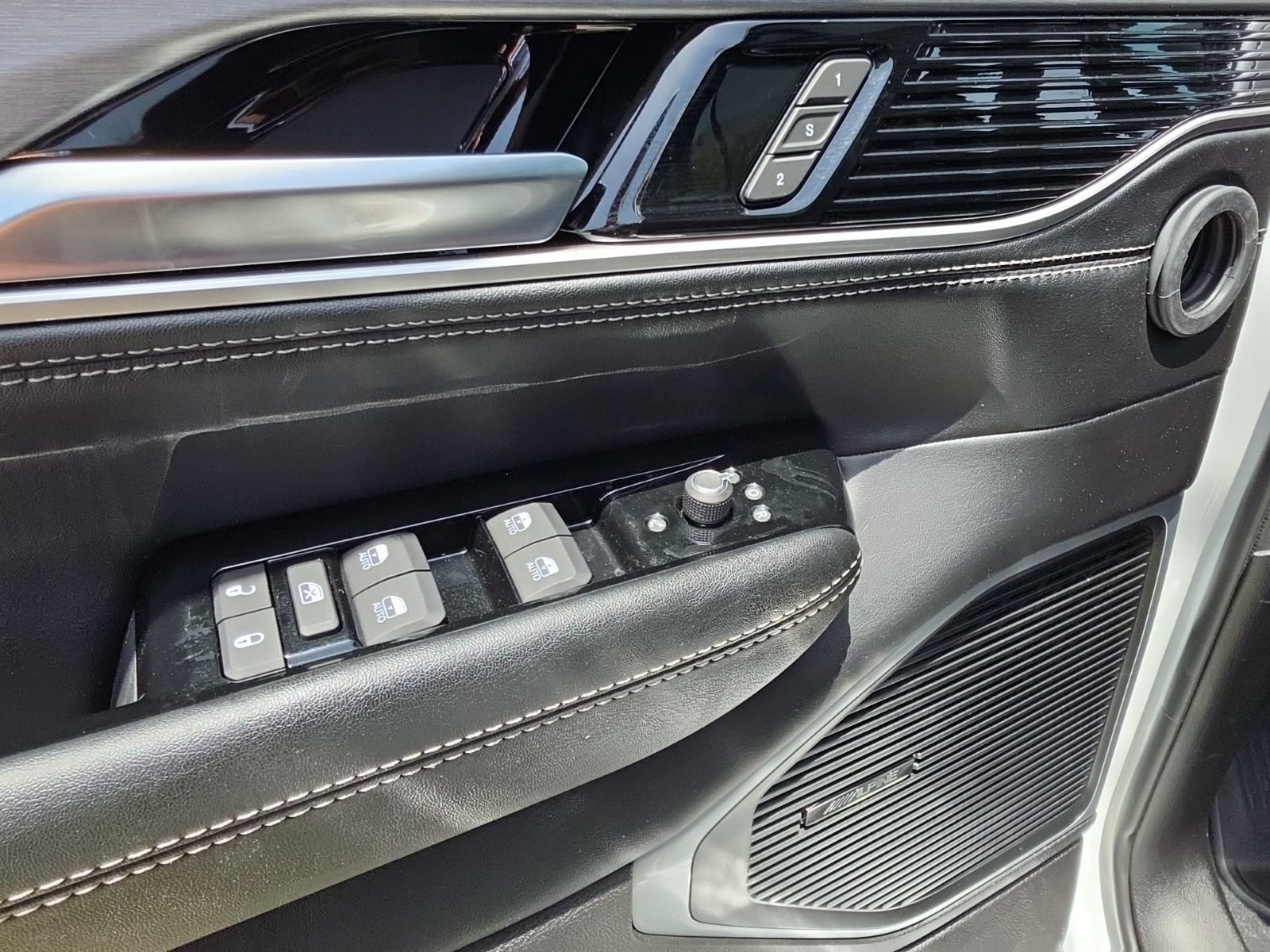 New 2026 Jeep Grand Wagoneer 4WD w/ Premium Group I image 16