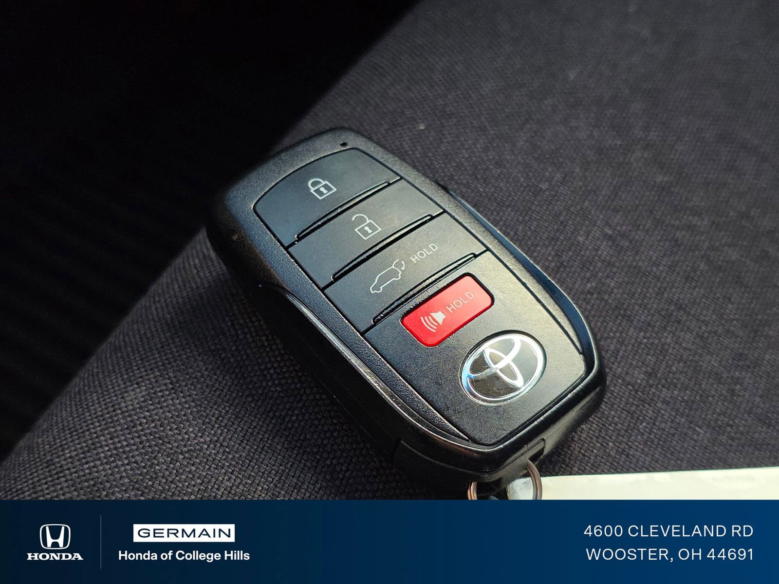 Used 2024 Toyota Venza XLE AWD/4WD image 33