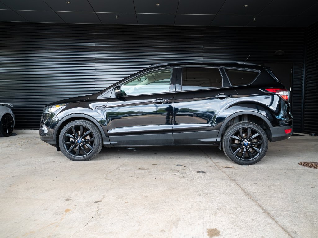 Used 2018 Ford Escape Titanium AWD/4WD image 2