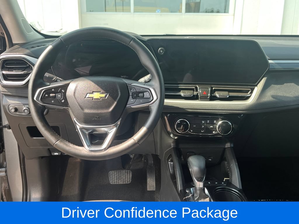 Used 2024 Chevrolet TrailBlazer LT w/ LT Cold Weather Package FWD image 15