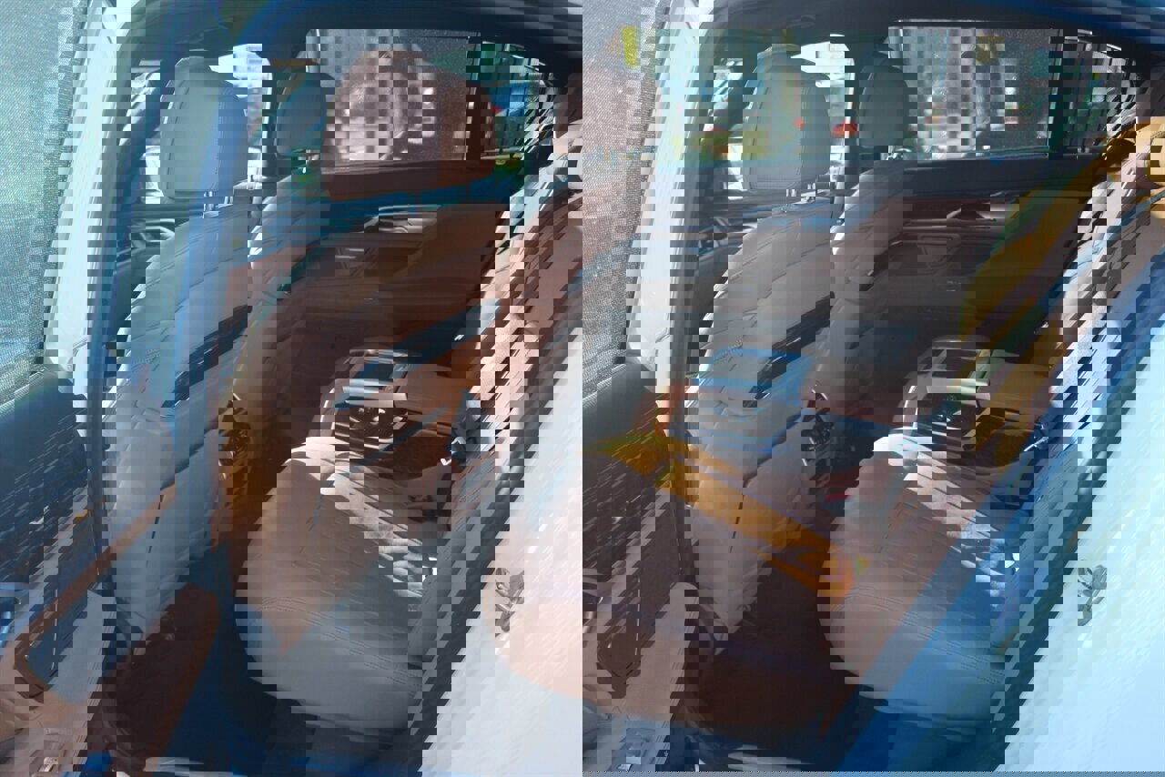 Used 2019 BMW 740i w/ Executive Package image 21