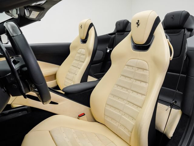 Used 2026 Ferrari Roma Spider RWD image 5
