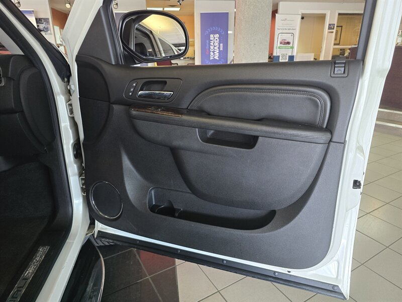 Used 2010 GMC Yukon Denali AWD/4WD image 15
