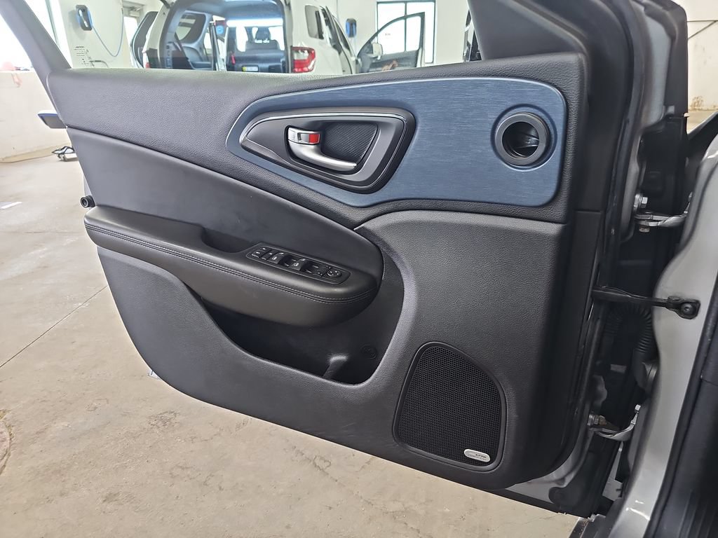 Used 2015 Chrysler 200 S w/ Navigation & Sound Group I FWD image 26