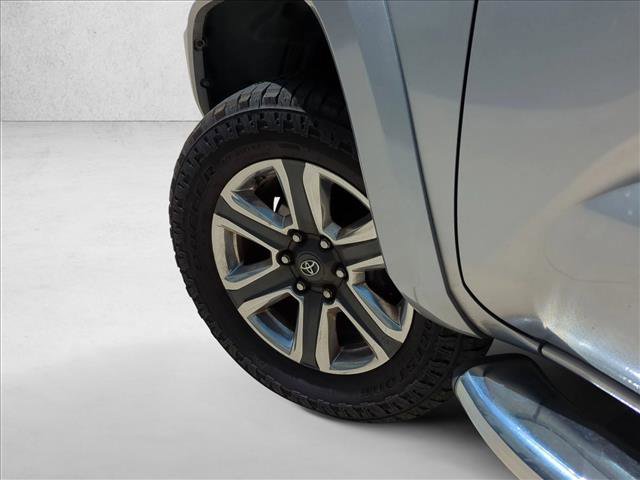Used 2016 Toyota Tacoma Limited w/ Towing Package AWD/4WD image 10