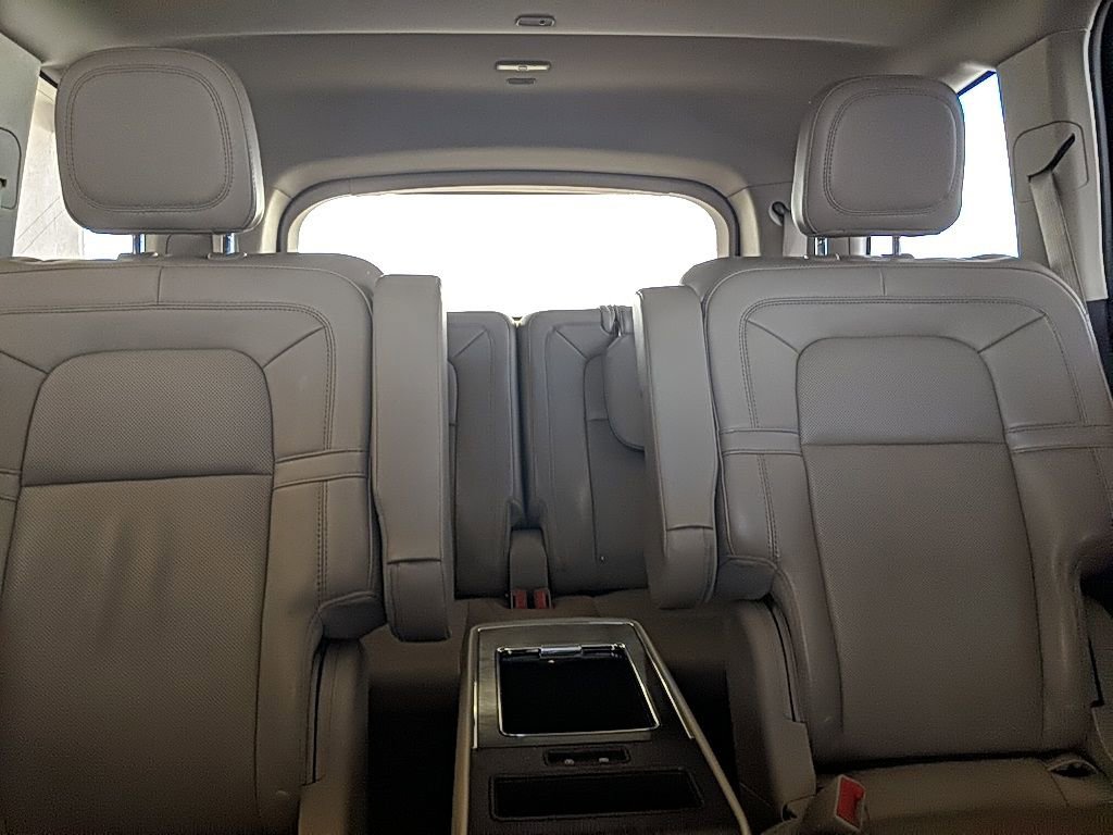 Used 2022 Lincoln Aviator Reserve w/ Equipment Group 201A image 31