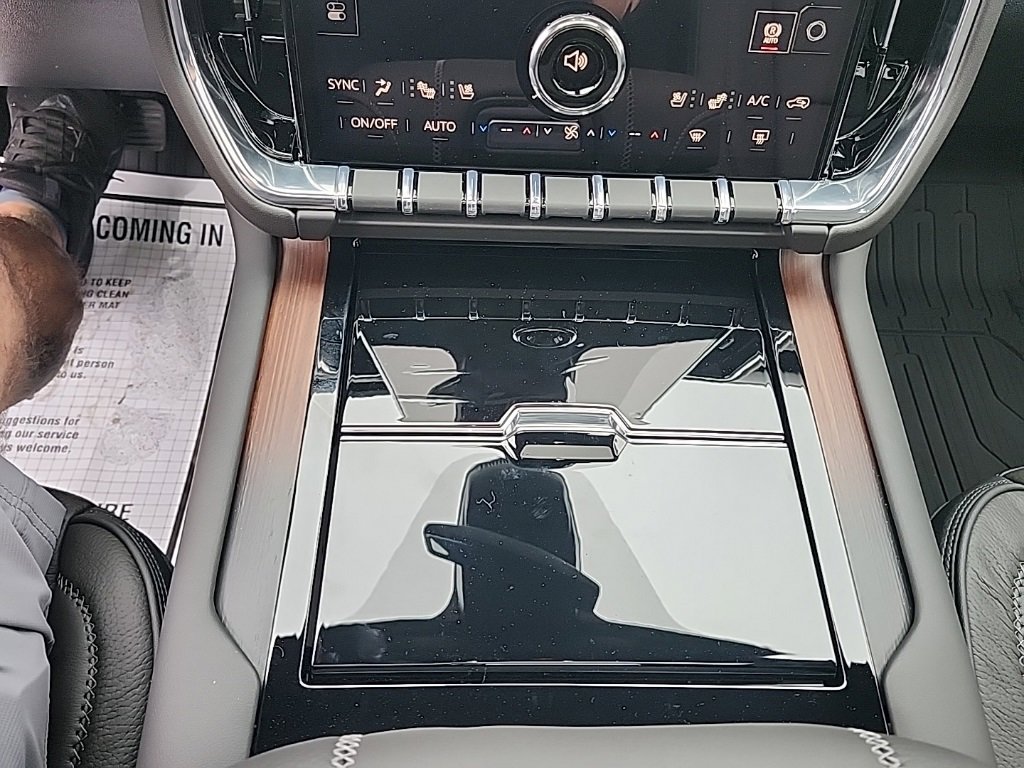 New 2026 GMC Yukon Denali w/ Sun & Power Step Package image 33