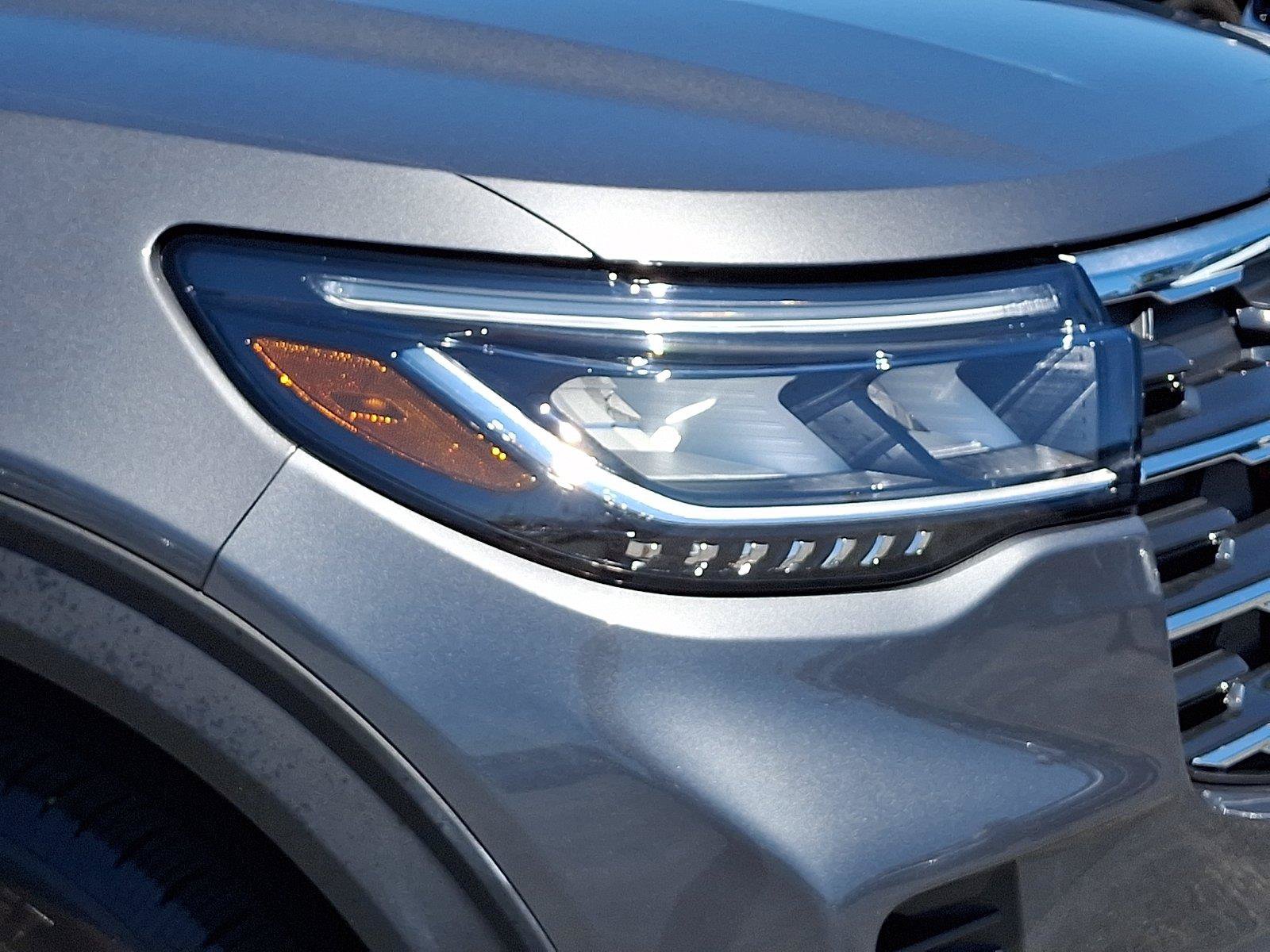 Certified 2025 Ford Explorer Active AWD/4WD image 9