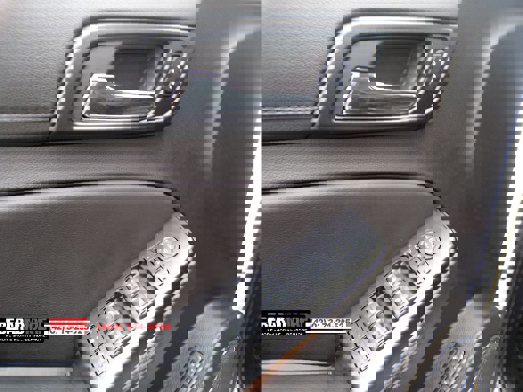 Used 2018 Chevrolet Suburban LT image 15