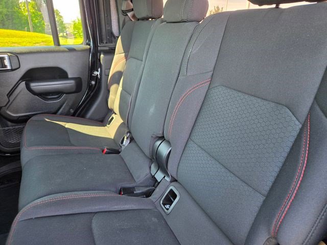 Used 2022 Jeep Gladiator Rubicon AWD/4WD image 9