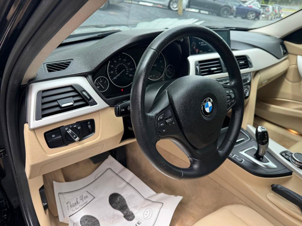 Used 2016 BMW 320i Sedan RWD image 17