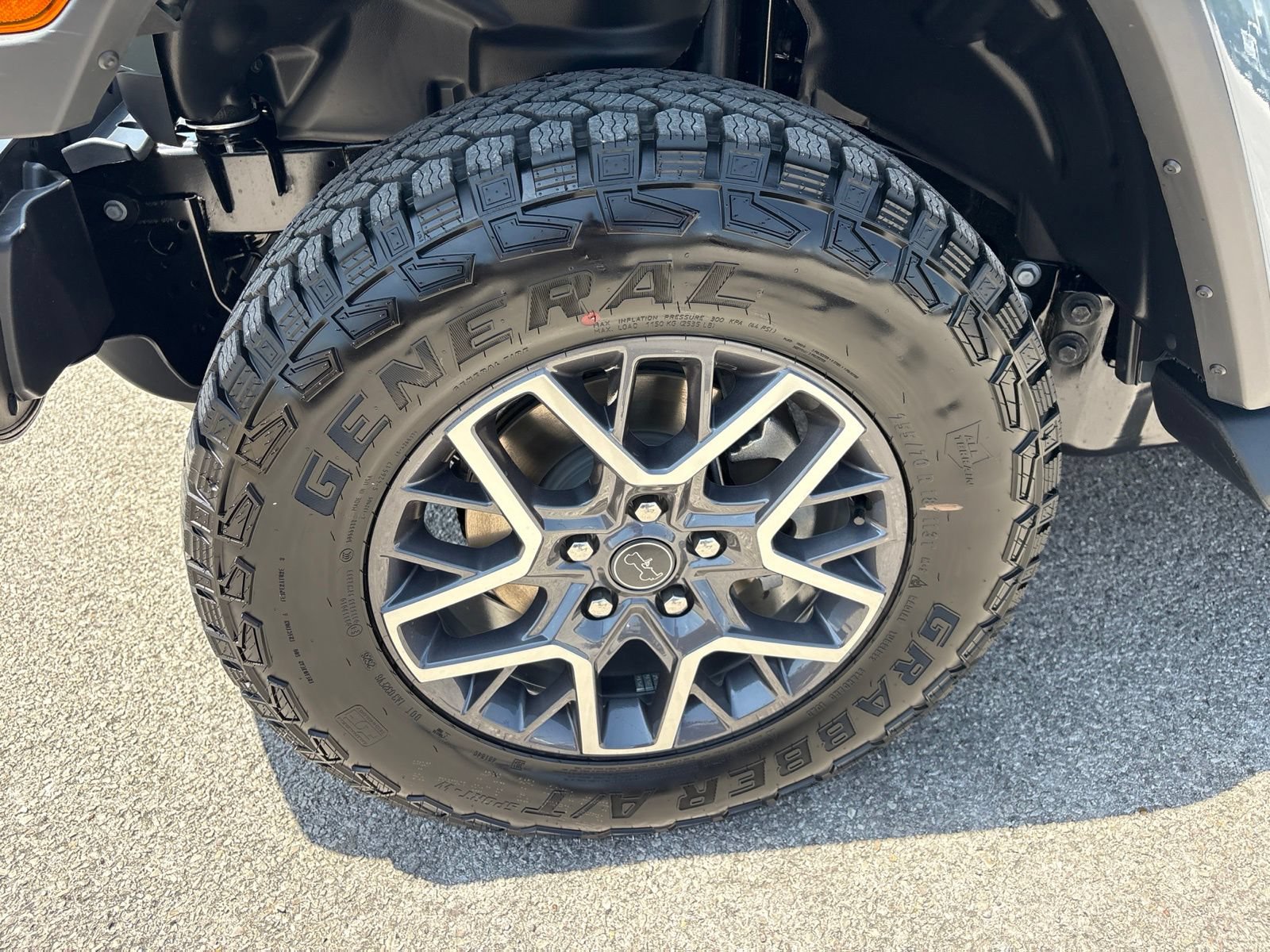 New 2026 Jeep Wrangler Unlimited Sahara AWD/4WD image 32