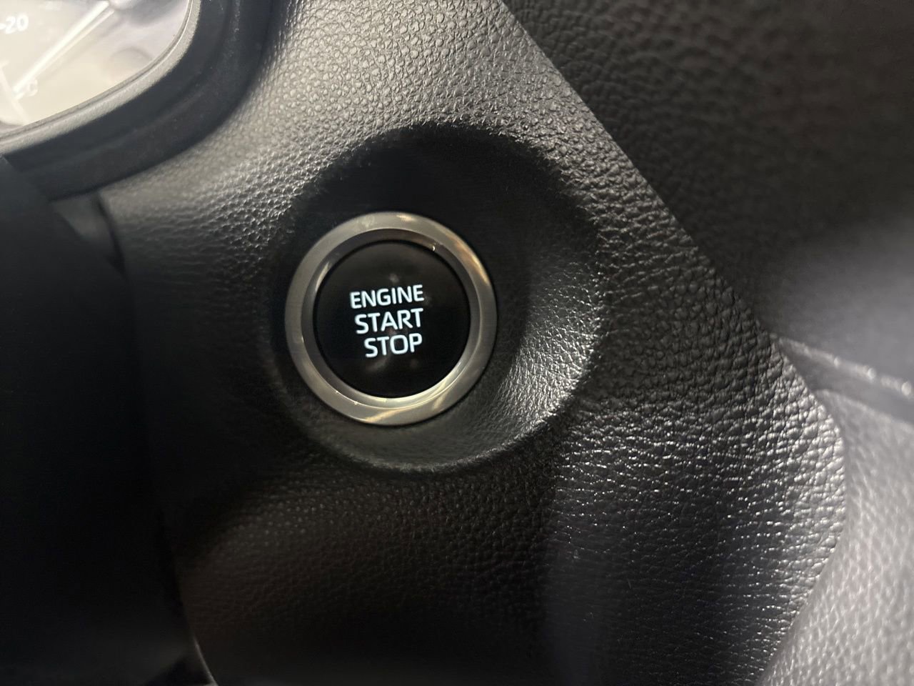 Used 2023 Toyota Corolla Cross LE image 13