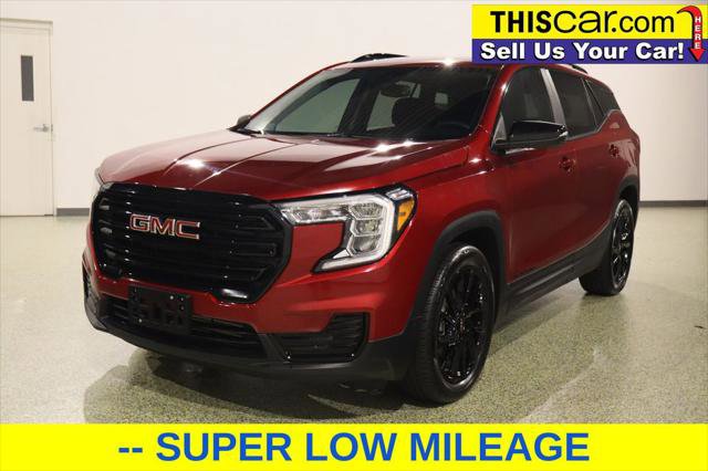 Used 2024 GMC Terrain SLE w/ Elevation Edition image 3
