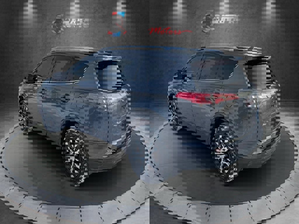 Used 2016 Toyota RAV4 LE image 3