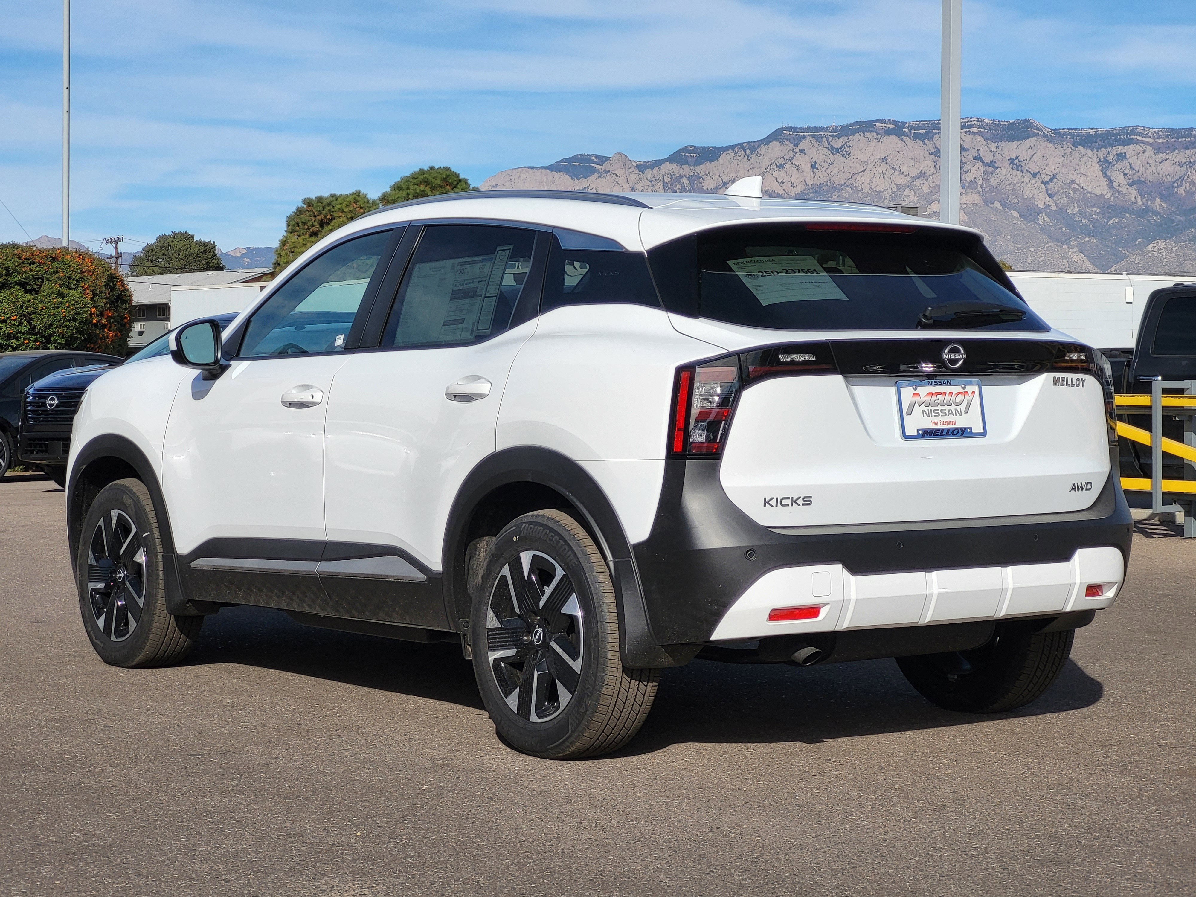 New 2025 Nissan Kicks SV w/ SV Premium Package image 4