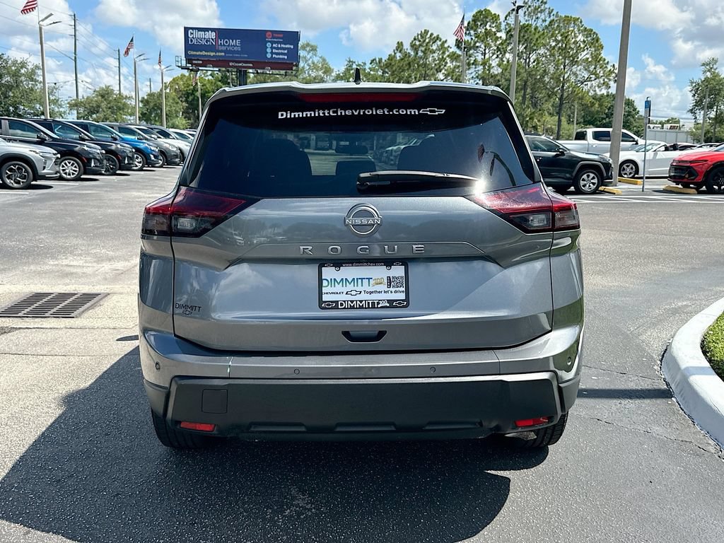 Used 2024 Nissan Rogue S FWD image 6