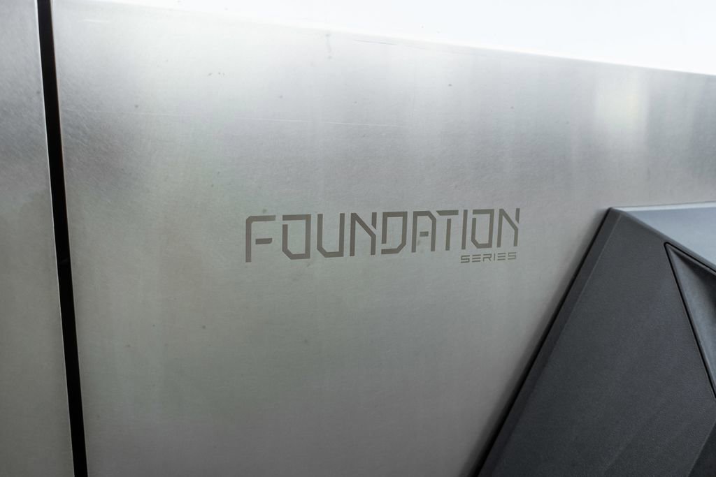 Used 2024 Tesla Cybertruck AWD Crew Cab image 4