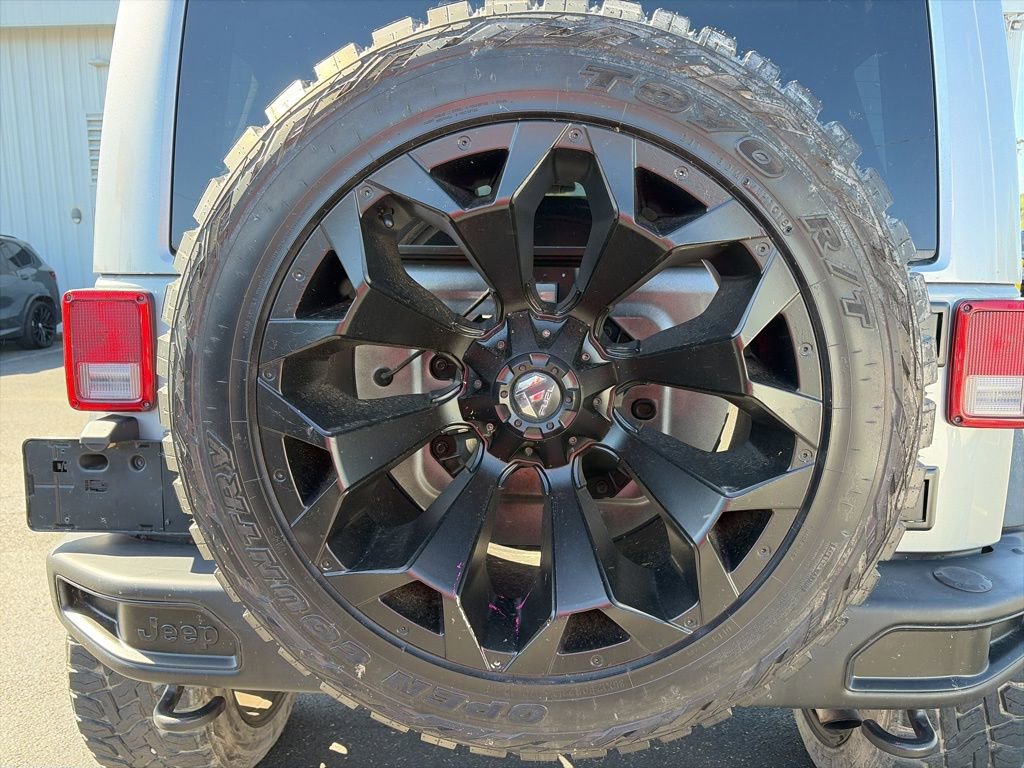 Used 2016 Jeep Wrangler Unlimited Rubicon AWD/4WD image 7