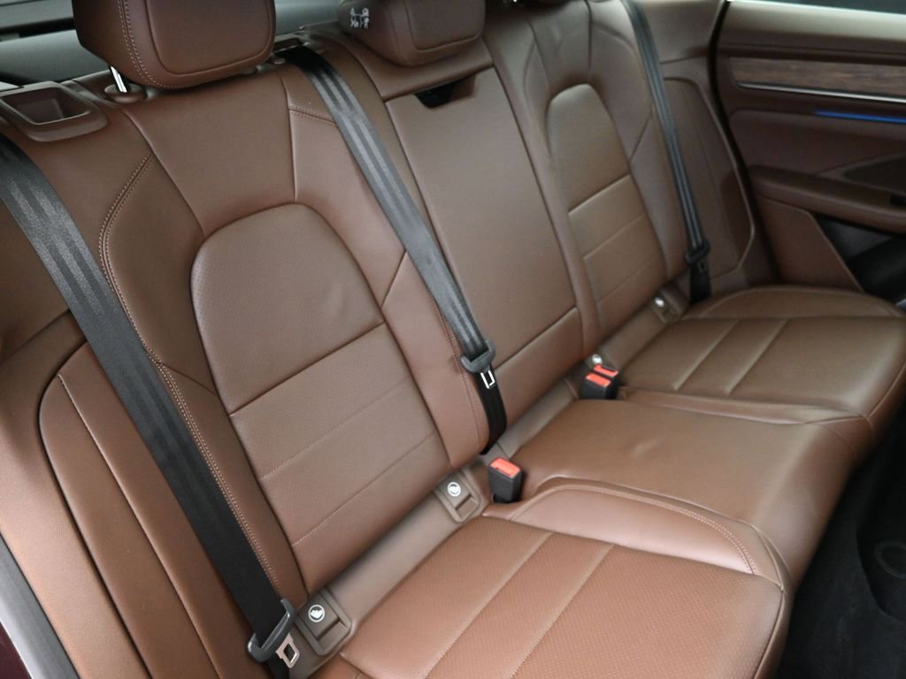 Certified 2025 Porsche Macan 4 Electric image 27
