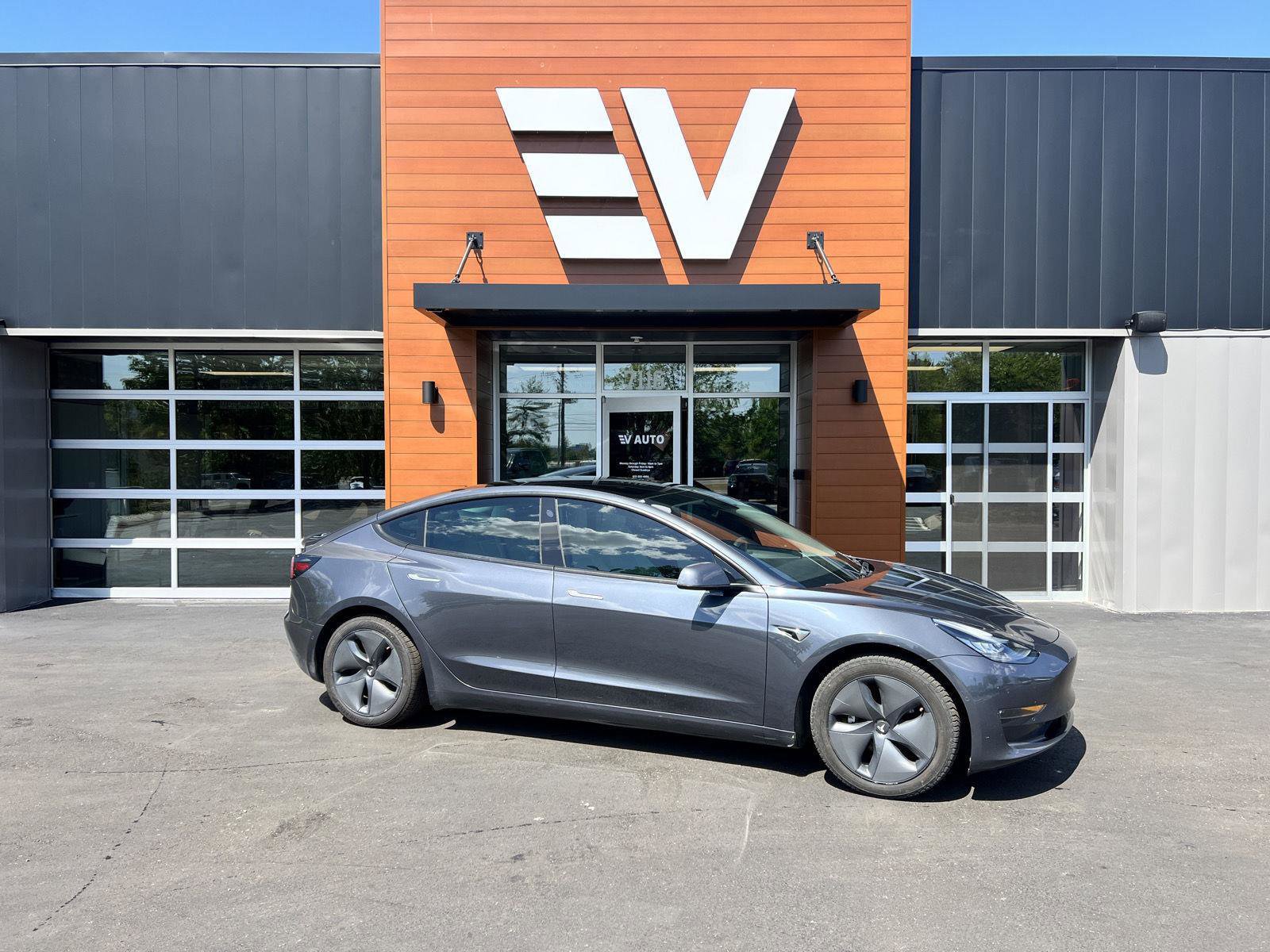 Used 2019 Tesla Model 3 Long Range image 1