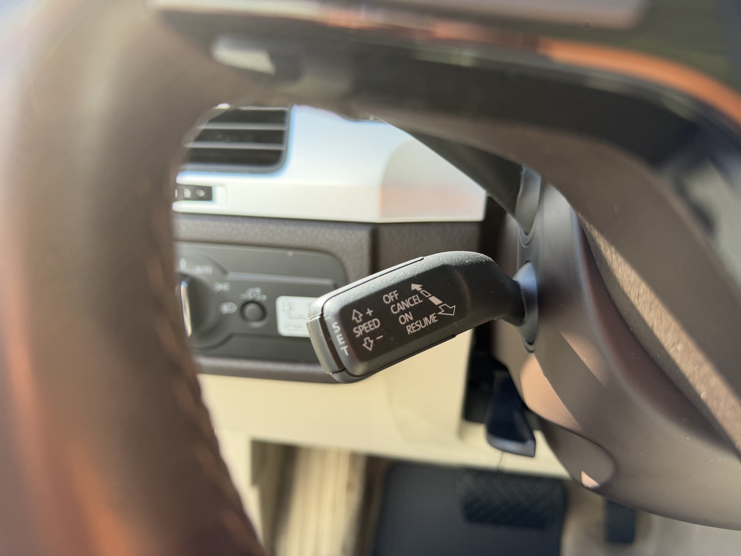 Used 2013 Volkswagen Touareg TDI AWD/4WD image 19