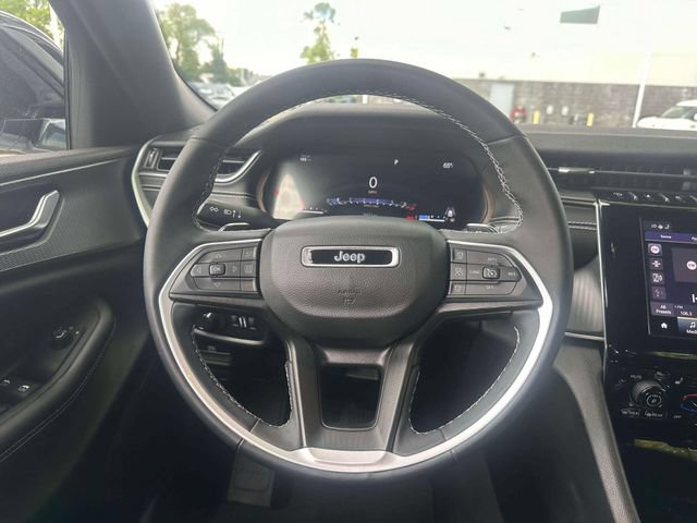 Used 2023 Jeep Grand Cherokee L Laredo AWD/4WD image 15