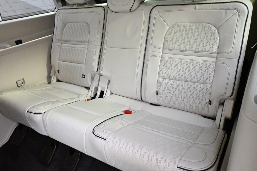 Used 2023 Lincoln Navigator Black Label AWD/4WD image 22