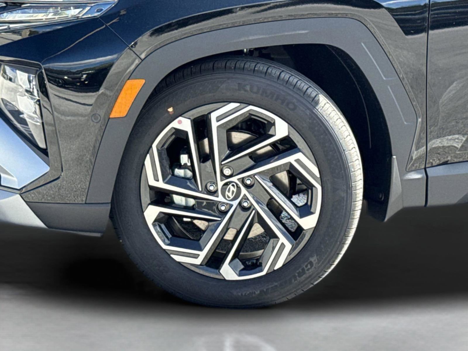 New 2026 Hyundai Tucson Limited image 32