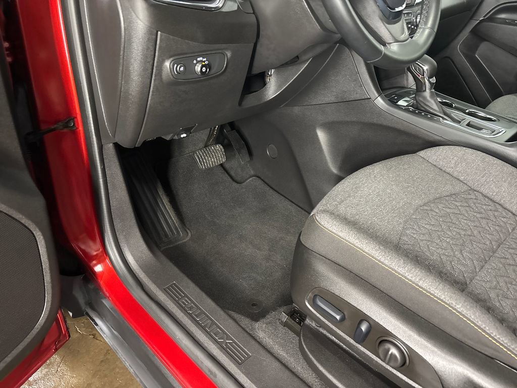 Used 2024 Chevrolet Equinox LT image 24