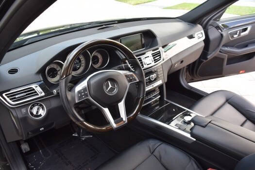 Used 2014 Mercedes-Benz E 250 BlueTEC Sedan image 40