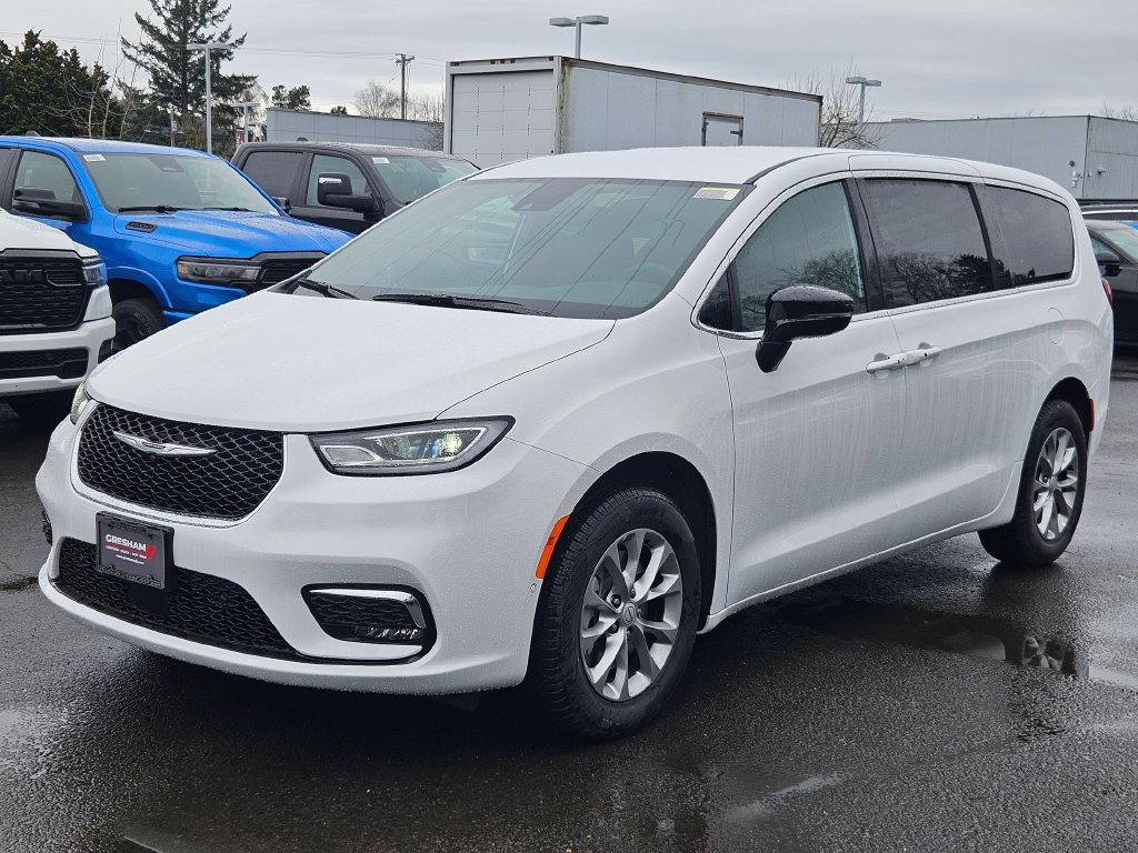 New 2026 Chrysler Pacifica Select AWD/4WD image 3