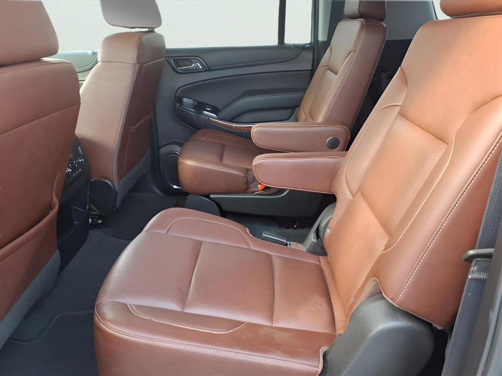 Used 2019 Chevrolet Suburban Premier w/ Premier Plus Edition image 28