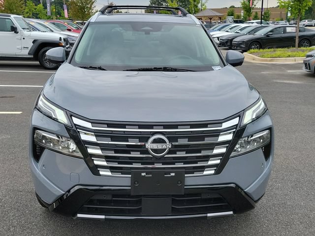 Used 2025 Nissan Rogue Platinum FWD image 2