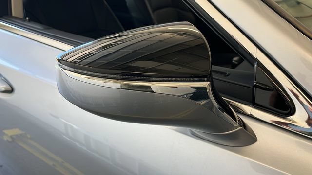 Used 2025 Lexus ES 300h w/ Premium Package FWD image 17