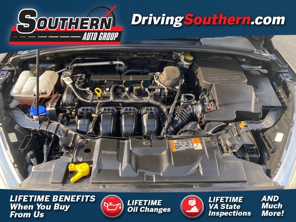 Used 2015 Ford Focus SE FWD image 1