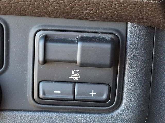 Used 2022 GMC Yukon Denali w/ Denali Premium Package AWD/4WD image 27