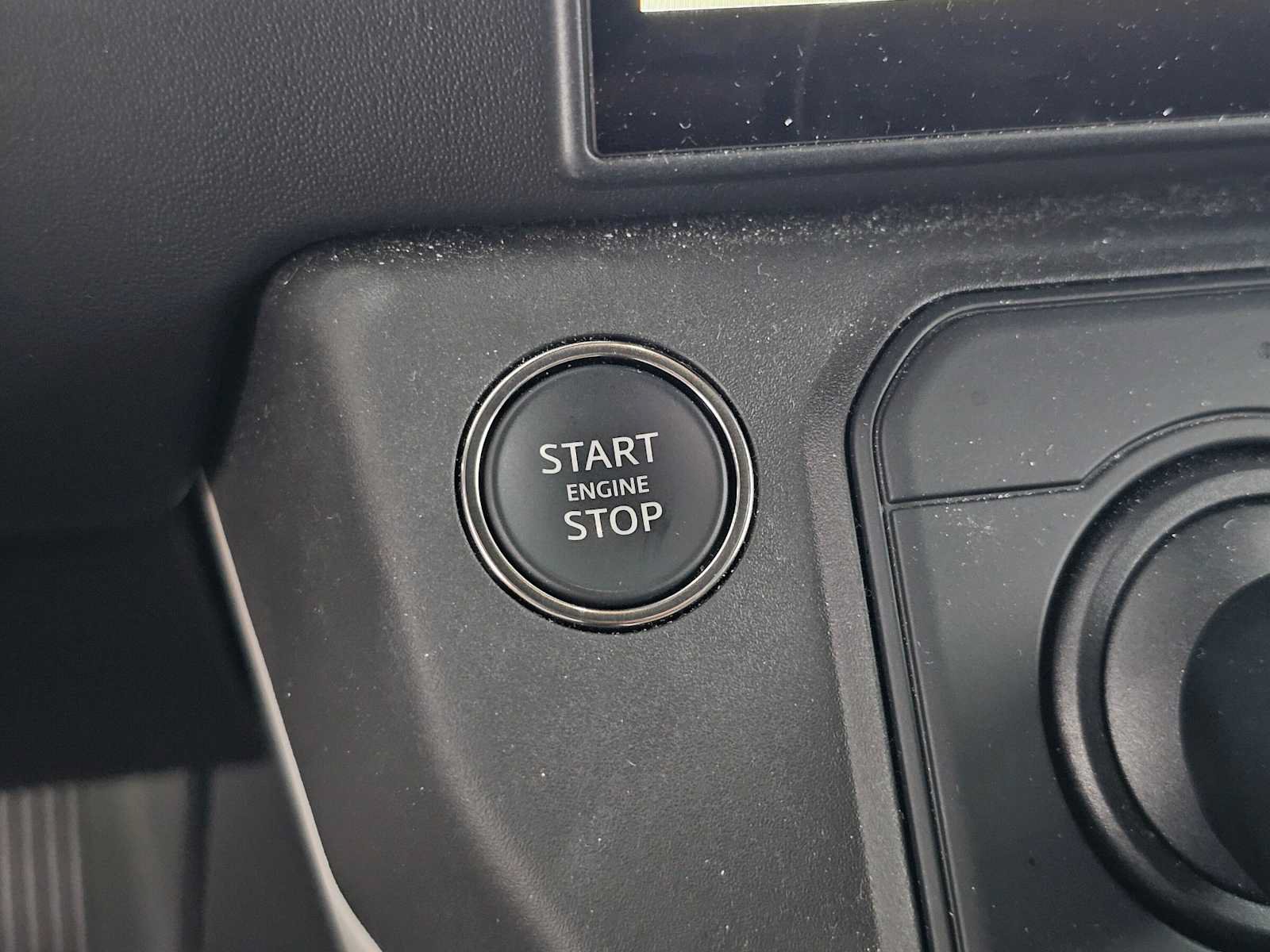 Used 2026 Land Rover Defender 130 X-Dynamic SE AWD/4WD image 32