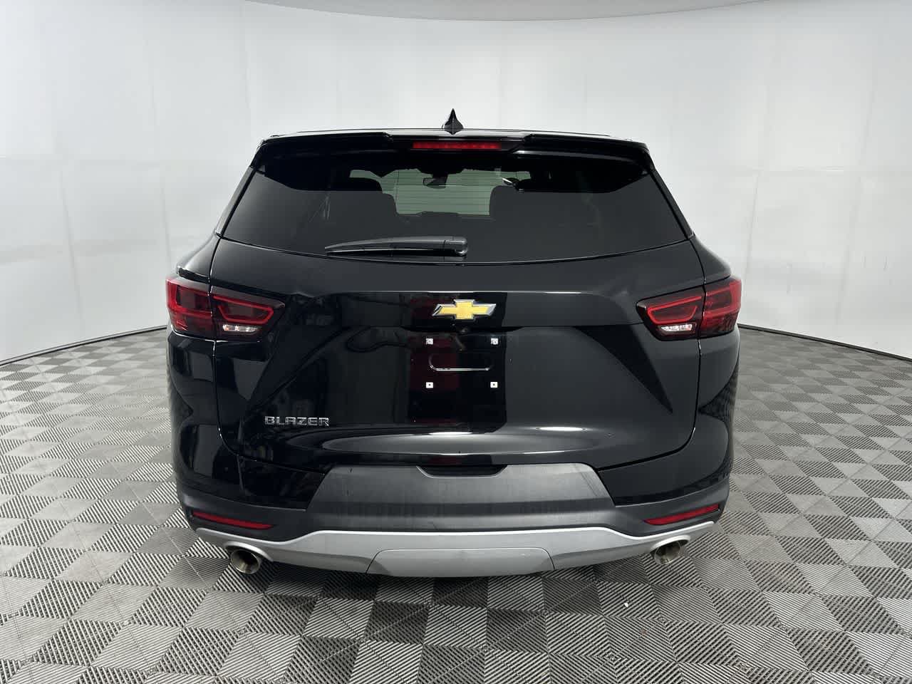 Used 2025 Chevrolet Blazer LT FWD image 16